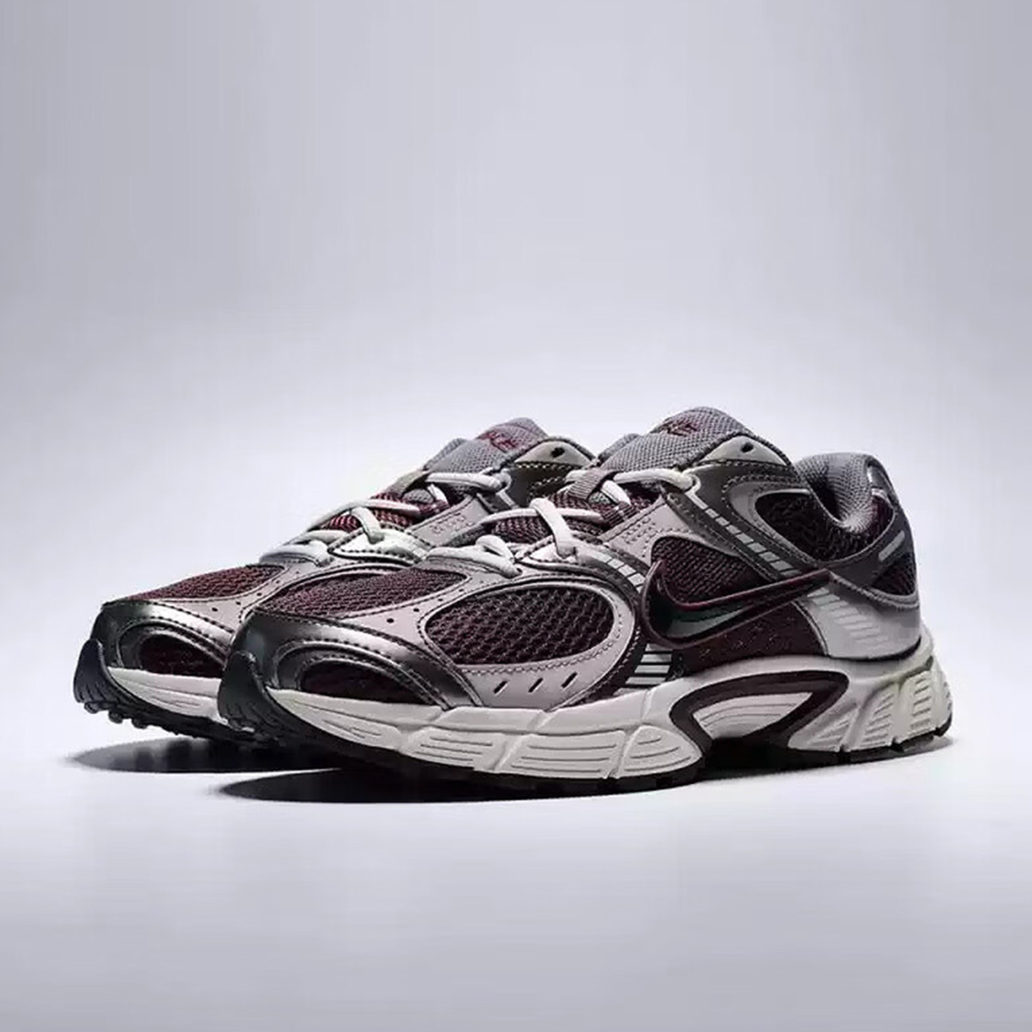 Nike Genuine V5 RNR Men's Ligh - Men'S Shoes V5 Rnr avaliação e preço